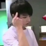 [방탄소년단] 디오니소스로 열심히 궁예하는 <b>아미</b>들 사이에서