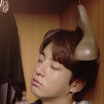 [방탄소년단] 어쩐지 어디서 많이 본 <b>체크</b>남방이었다