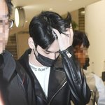 [댓글부탁해] 옹성우 머리 넘기는거 <b>존</b><b>멋</b>