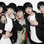 [혼자하는말] Stand         by         <b>me</b>