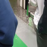 서울지하철2호선 구의역서 유리깨져 운행지연