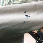 아꽃됏다 볼펜 잉크 <b>새서</b> 후드티에 ㅈㄴ 마니 묻음