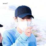 [EXO] 찬열이 니트랑 준면이 신발 세트로 딱이지않냐?