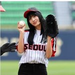 역대급이었던 <b>모모</b> 시구, 미모 실화냐 ㄷㄷ!