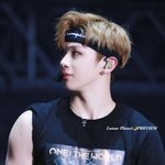 [강다니엘] 흔히 볼 수 없던 <b>민소매</b>
