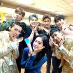 <b>객석</b>에서 춤 추는 아이돌