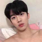 잘생기고 <b>인싸</b>인 남자애가 아싸인 여자애랑