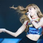 얼굴에 반이 눈인 <b>여</b><b>돌</b>