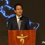 축사하는 지성규 KEB하나은행장