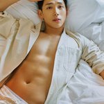 임시완 상의 탈의 화보