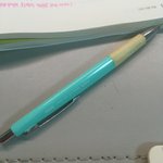 [댓글부탁해] 책상 앞에 앉아있는 애들 들어와