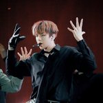 [강다니엘] 블랙앤<b>화이트</b> 느낌 다른데