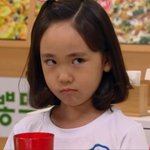 [댓글부탁해] 친구들이 나 <b>애기때</b> 김지영 닮았다는데