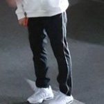 <b>야들</b>아 이렇게 생긴 바지 어디건줄아니