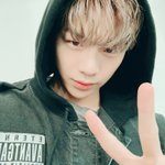 [강다니엘] <b>후드티</b> 입은 강다니엘