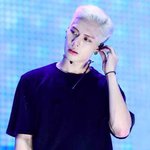 <b>형광</b>등 오백개 켠 듯한 男돌