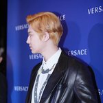 [EXO] 찬열이 오늘 <b>셔츠</b>가 대박이네 조으다ㅠㅠ