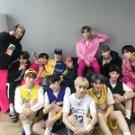 [드루와] <b>방탄소년단</b> 지민 몰래 사진찍은 빅히트 가수들