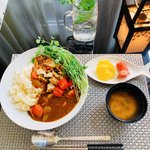 [내가한요리] 혼밥)그릴 치킨 카레와 무청 미<b>소국</b>