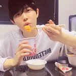 먹방 브이앱한 김재환