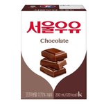 나 지금 초코<b>우유</b> 먹는중