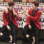 [EXO] <b>콤부차</b> 냄새 때문에 표정 찌그러지는거 귀여워