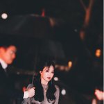 웨이보 <b>실검</b> 1위 찍은 스모키 화장한 송혜교