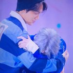 <b>시우민</b> 우는거 봤냐