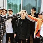 [EXO] 사진 속 애들 표정 다 밝고 민석이도 웃고있어서