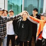 [경수] 아 잘 <b>배웅</b>하고 왔구나...