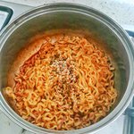 아침부터 <b>불닭</b>먹는당