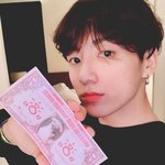 아리아나 그란데 인스타에 올라온 정국