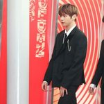 [강다니엘] 다리 진짜 <b>슬림</b>하다