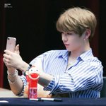 [강다니엘] <b>셀카</b>찍는 녤깅