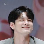 <b>민초</b>를 대하는 옹성우의 자세