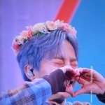 [EXO] 민석이 하트먹는짤 고화질있는 사람