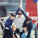 [모두드루와] 오늘 미니팬미팅에서 직접 만든 책갈피 <b>역조</b>공한 뉴이스트