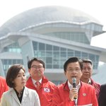 오하이오주 '리마 군용전차공장' 둘러보는 트럼프 (35)