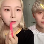 [19] 이 틴트 뭐야. . ?