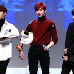 [강다니엘] <b>몸선</b> 예쁜거봐