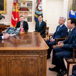 ‘3.6조 <b>대미</b> 투자’ 신동빈과 면담한 트럼프…