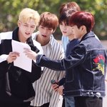 단체샷에 <b>재미</b> 들린 뉴이스트