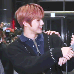 [강다니엘] 누군가가 <b>얘기</b>할때