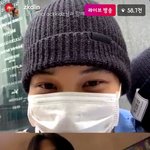 [EXO] 종인이 ㄹr비님이랑 동시 인별라이브ㅋㅋㅋㅋ