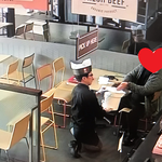 [댓글부탁해] 유쾌한 직업정신 <b>투철</b>한 저희 점장님을 소개합니다