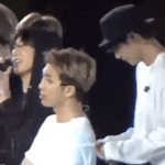 [방탄소년단] 석진이 꽃 소중히 <b>간직</b>하려는 태태