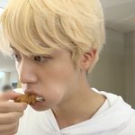 [방탄소년단] 역시 애들한텐 치킨 <b>다리</b> 다 줘야해