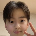 베이비 필터 쓴 남돌