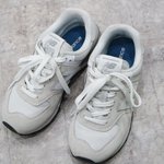 [꼭조언부탁] 운동화를 세탁소에 맡겼는데 <b>다른</b> <b>색</b> 신발이 되서 왔어요