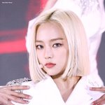 '후<b>방주</b>의' 눈빛 가진 아이돌